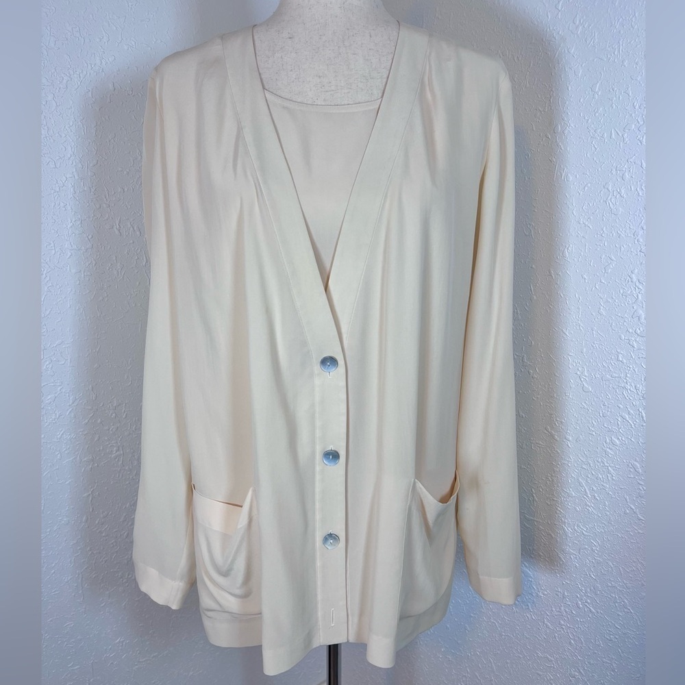 VNTG Episode by Carolyn Wight Freeman Silk Cream Top‎ Set